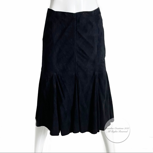 Genny Italy Suede Skirt Black Tulip Style EU 40 Vintage